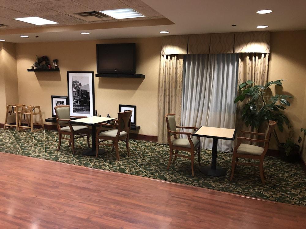 Hampton Inn Sidney Luaran gambar